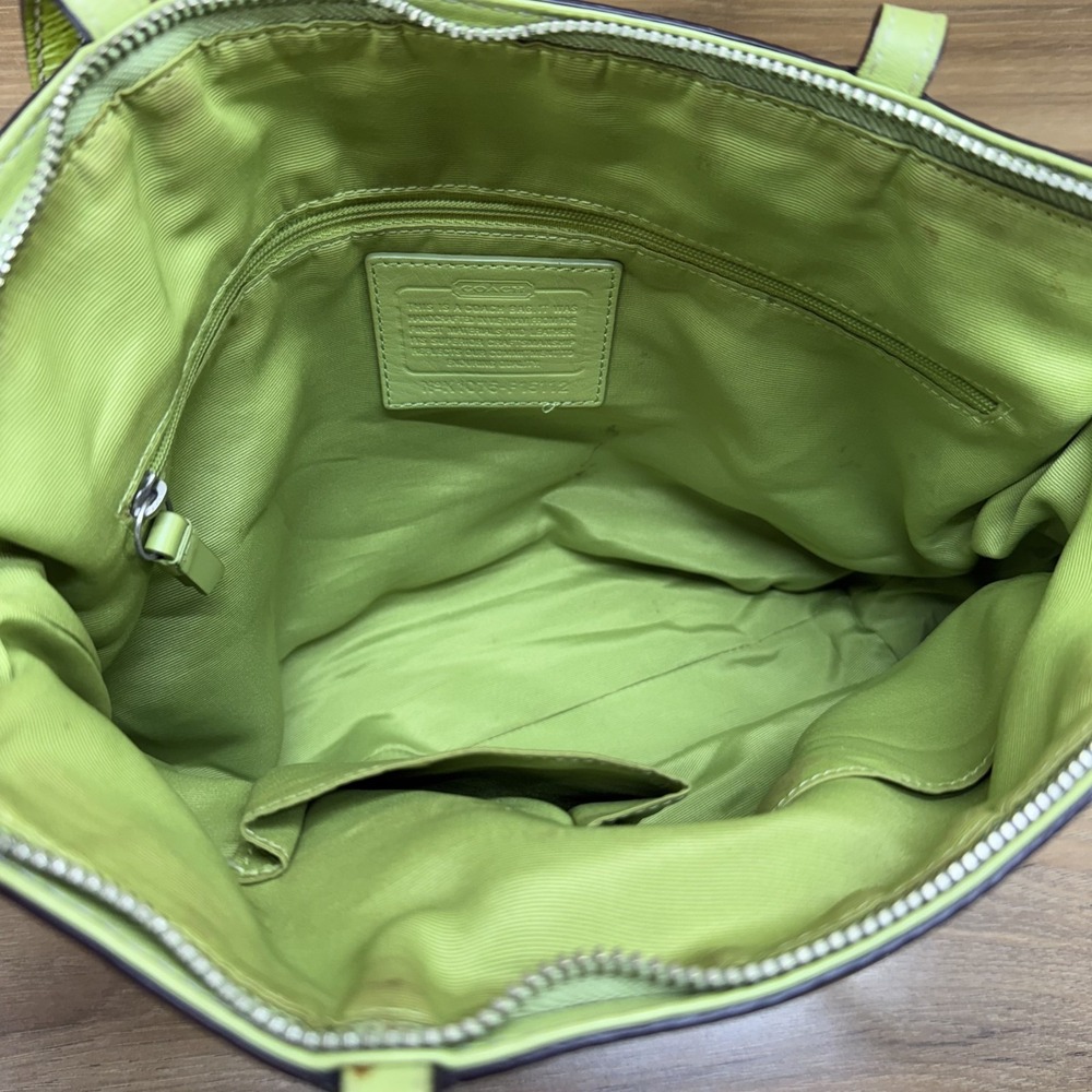 Coach Y2K Signature Stripe Kiwi Tote Zip Toe Bag - Picture 13 of 15